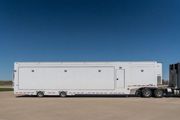 FEATHERLITE 53’ MOBILE - Image 3