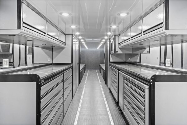 TURNKEY Built 53’ Custom Race - Image 3