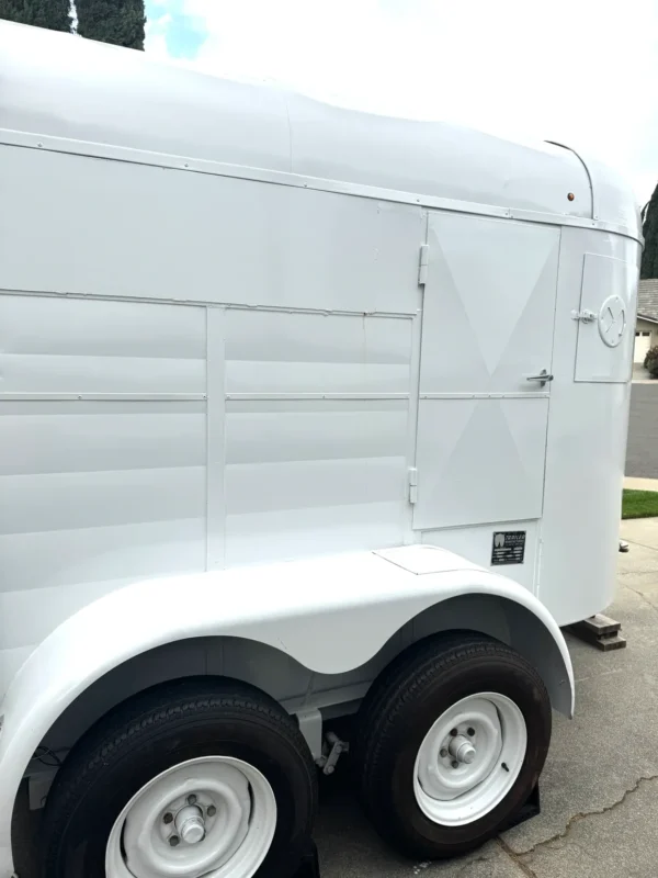 1984 White w/Wood LOADED 2-Horse Trailer Mobile Bar - Image 9